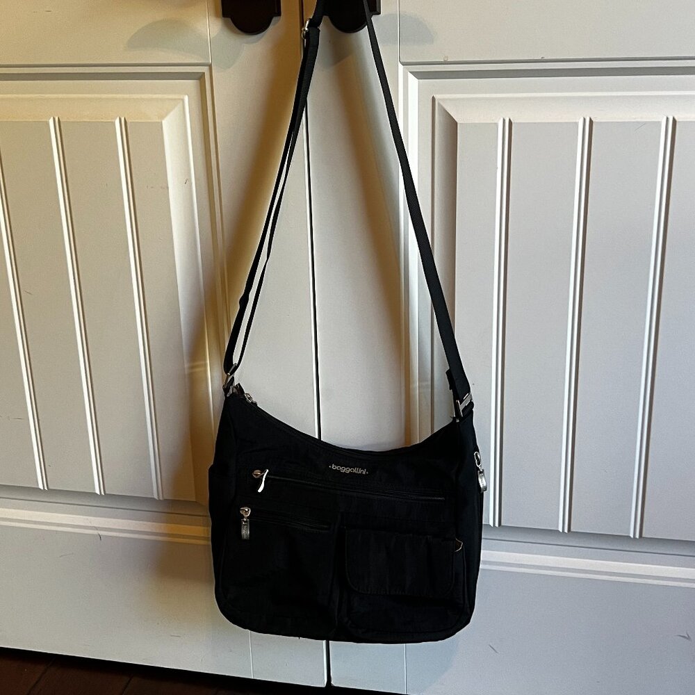 Baggallini Crossbody Bag, MANY POCKETS, good condition!